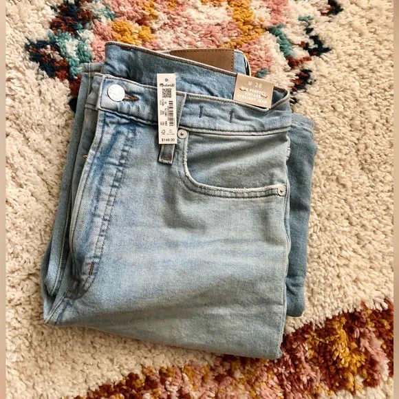 NWT Madewell Perfect Vintage Straight Jean in Danby Wash: Knee-Rip Edition - Picture 6 of 8